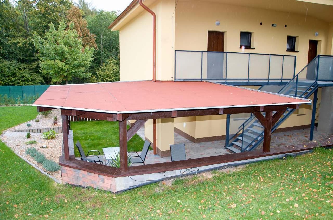 Apartmany Nad Parkem Broumov Zewnętrze zdjęcie